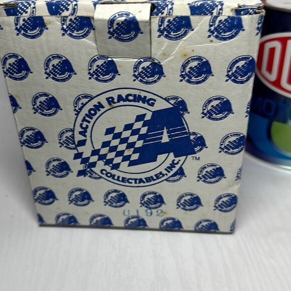 Jeff Gordon 2002 #24 Dupont Paint Can Monte Carlo 1/64 Action Diecast NEW - Picture 4 of 8